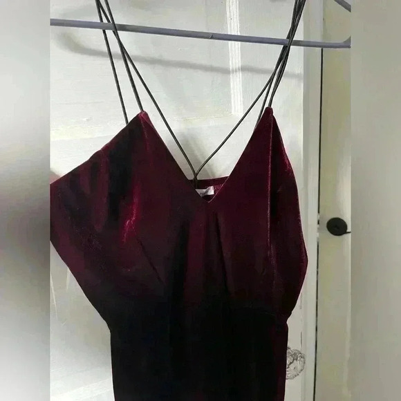 NWT Charlotte Russe, maroon velvet bodycon dress spaghetti strap size md - Picture 8 of 8